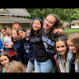 Meet your Posher, Abril